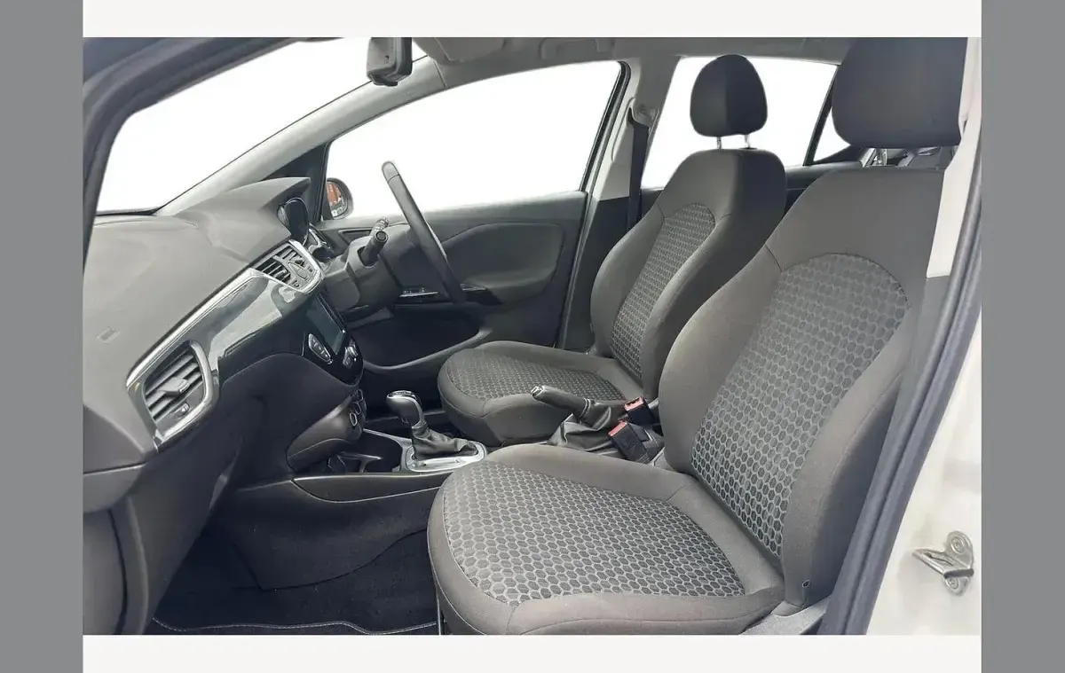 Used Vauxhall Corsa 90 HP (66 kW) 2019 White Hatchback