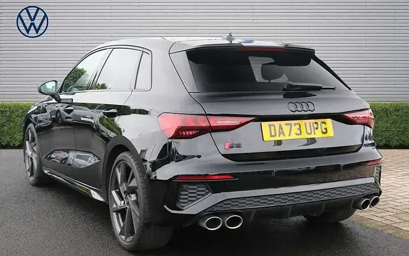 Usado Audi S3 Sportback Black Edition 310 HP (228 kW) 2023 Preto Citadino
