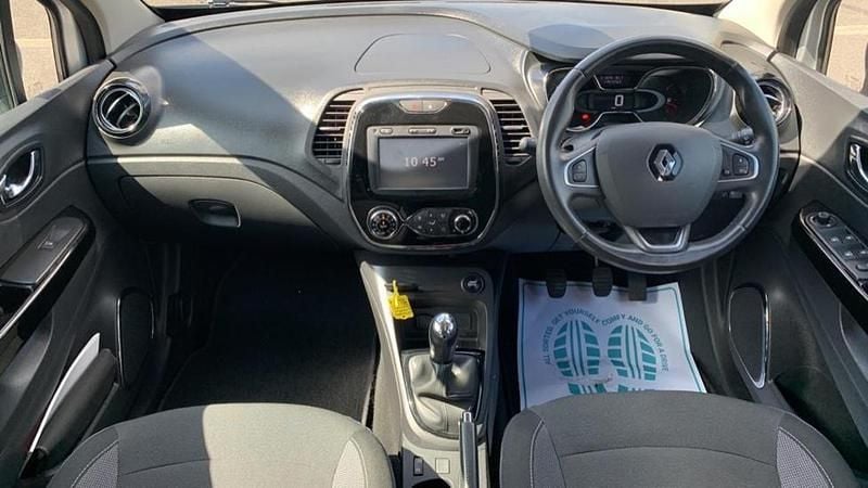 Grey Used 2016 Renault Captur Dynamique SUV | £7,927 (Fair price) - Image 1/4