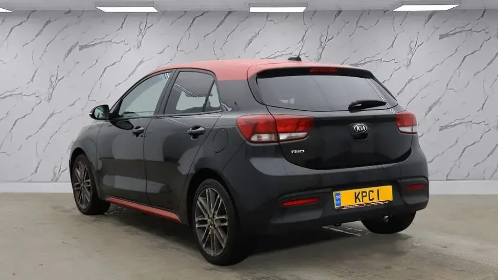 Used Kia Rio 83 HP (61 kW) 2017 Black Hatchback