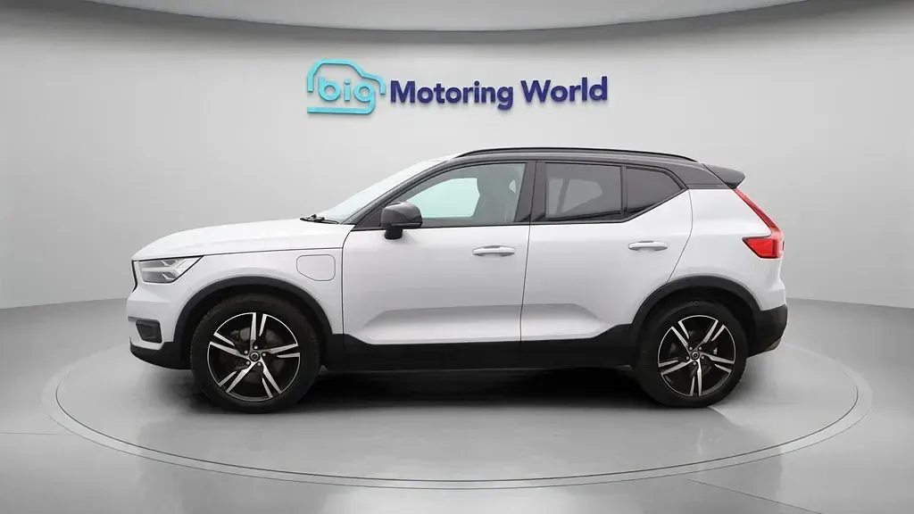 Second-hand Volvo XC40 R-Design 2021 Argintiu SUV