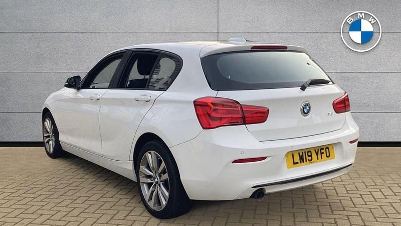 Used BMW 118 Sport Line 136 HP (100 kW) 2019 White Hatchback