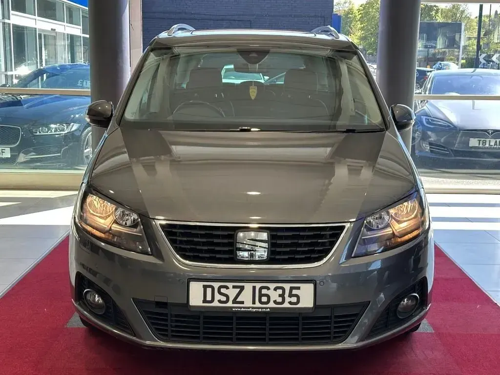 Usado Seat Alhambra Ecomotive 150 HP (110 kW) 2019 Cinzento Monovolume