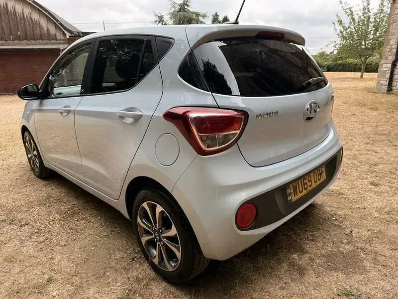 Used Hyundai i10 67 HP (49 kW) 2019 Grey Hatchback