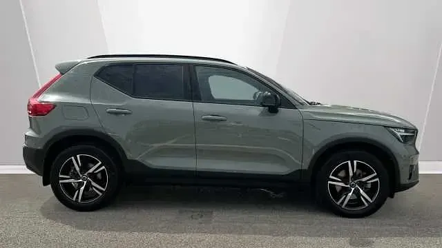 Used Volvo XC40 Plus 161 HP (118 kW) 2023 Green SUV