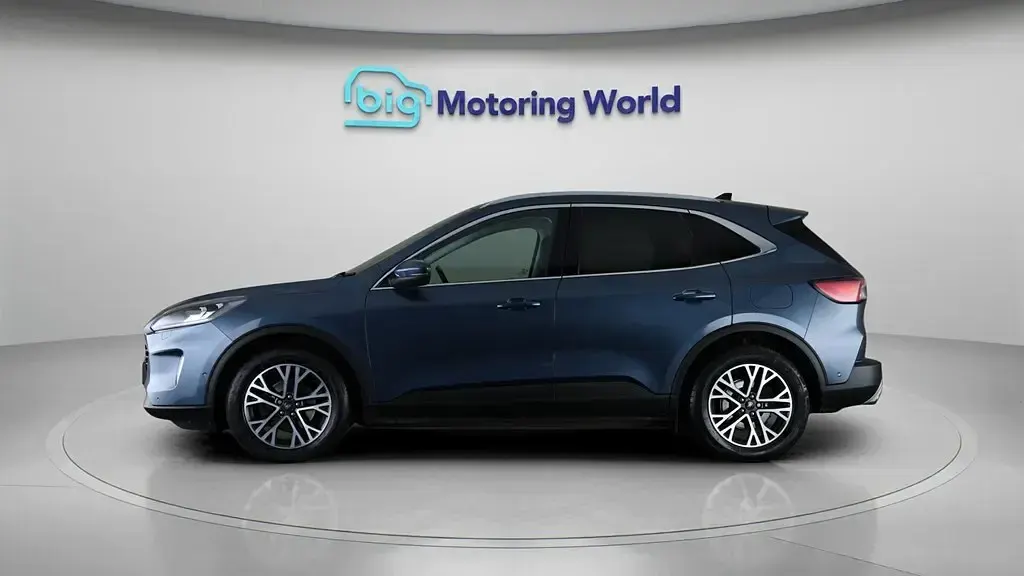 Used Ford Kuga Titanium 120 HP (88 kW) 2020 Blue SUV