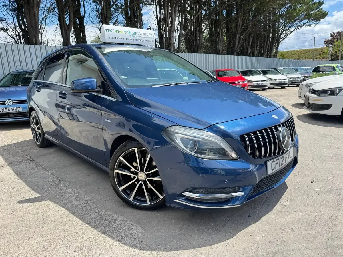 Used Mercedes B180 2012 Blue Hatchback