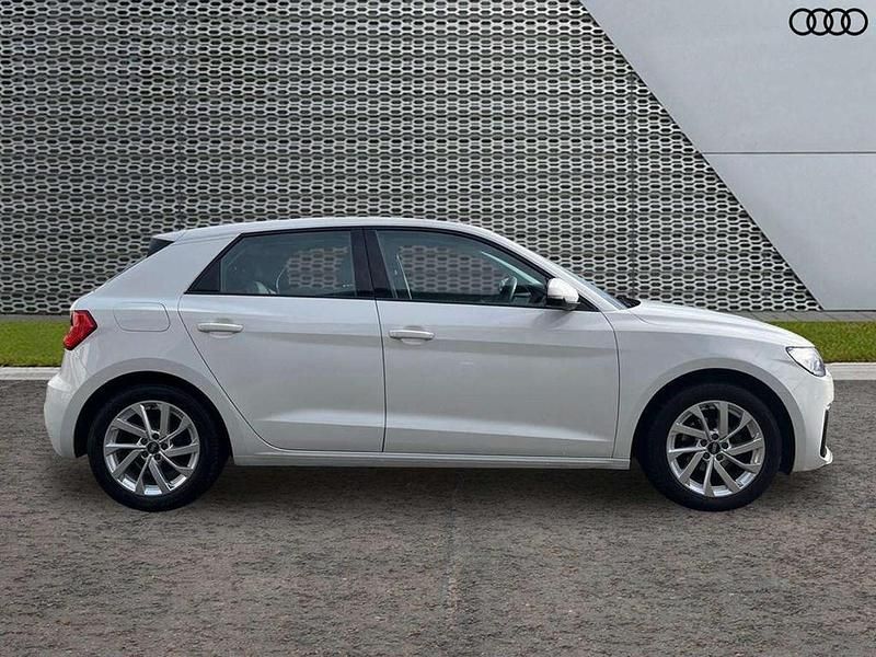 Begagnad Audi A1 Sport 94 HK (69 kW) 2022 Vit SUV