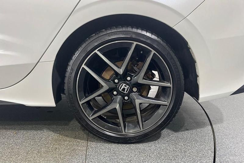 Begagnad Honda Civic Advance 2024 Vit Halvkombi