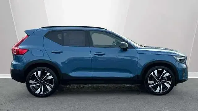 Usado Volvo XC40 Ultra 161 HP (118 kW) 2025 Azul SUV