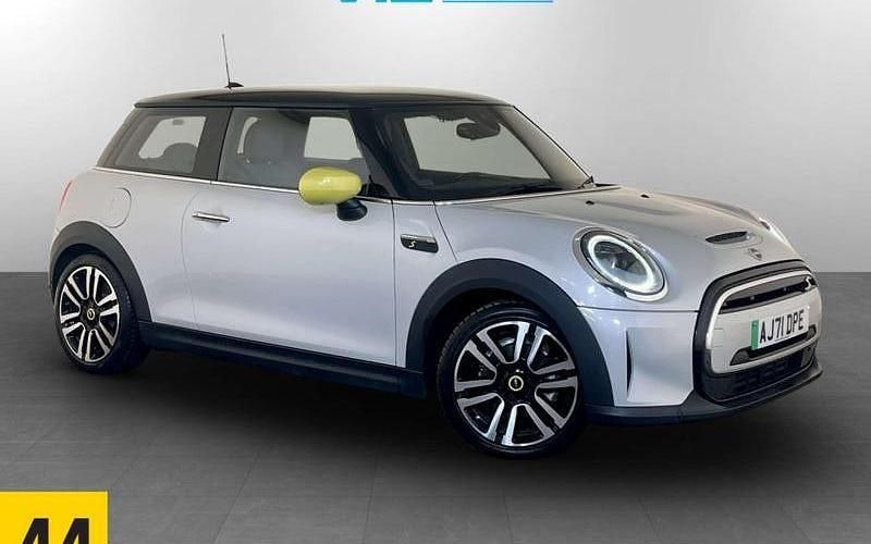 Used Mini Cooper Level 2 135 kW (184 HP) 2023 Hatchback