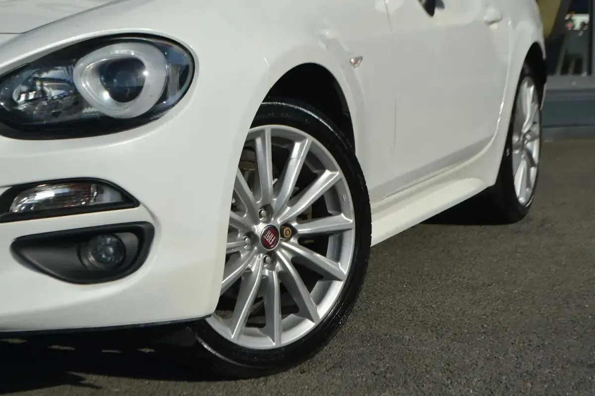 Used Fiat 124 Spider Lusso 140 HP (102 kW) 2017 White Cabriolet
