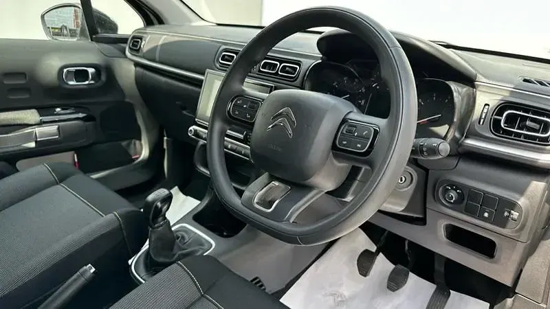 Used Citroën C3 PureTech 83 HP (61 kW) 2022 Soft sand Hatchback