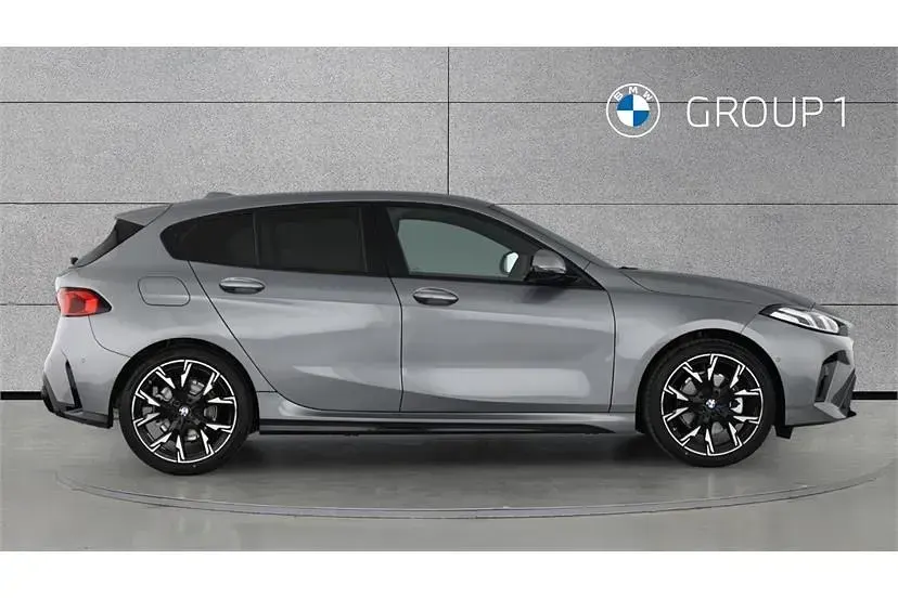 Begagnad BMW 120 M Sport 156 HK (114 kW) 2026 Grå Halvkombi