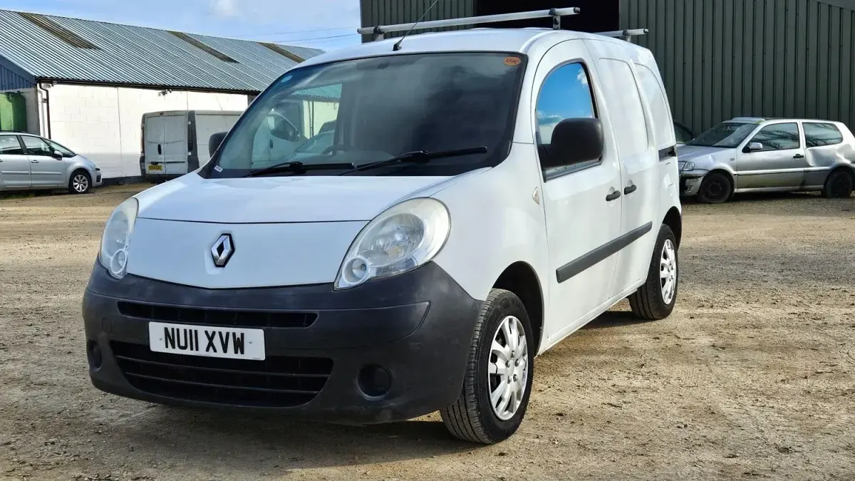 Usado Renault Kangoo 2011 Blanco Monovolumen