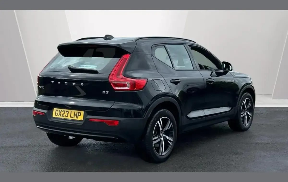 Used Volvo XC40 Plus 161 HP (118 kW) 2023 Black SUV
