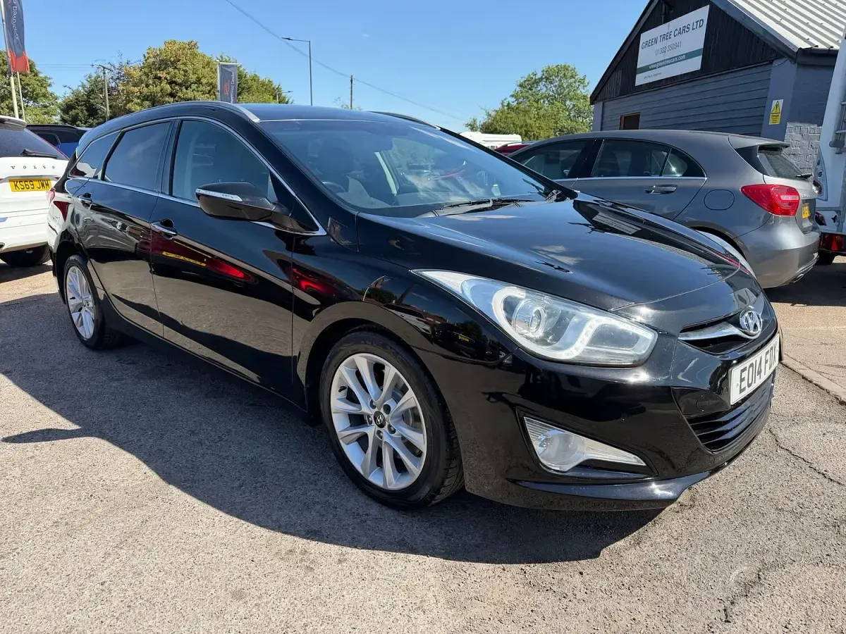 Used Hyundai i40 Style 136 HP (100 kW) 2014 Black Estate