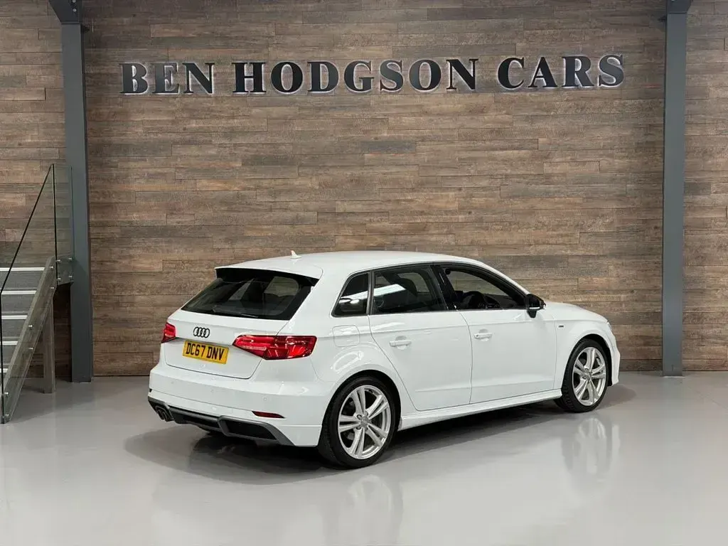 Used Audi A3 Sportback S-Line 150 HP (110 kW) 2018 White Hatchback