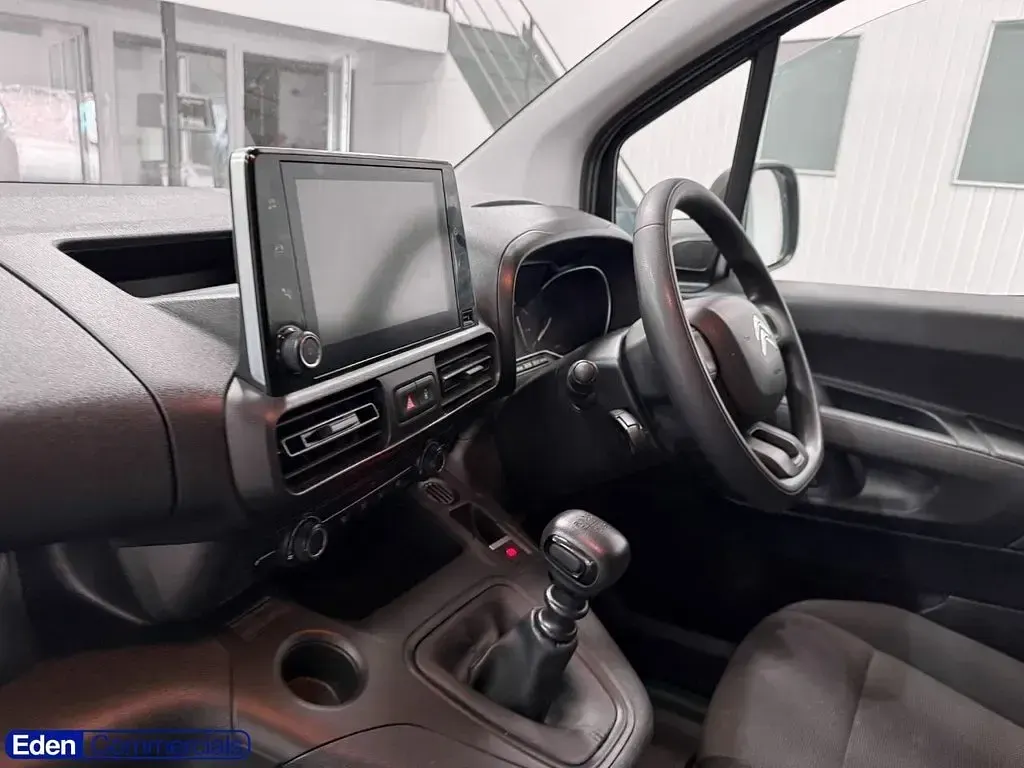 Used Citroën Berlingo 100 HP (73 kW) 2023 White MPV