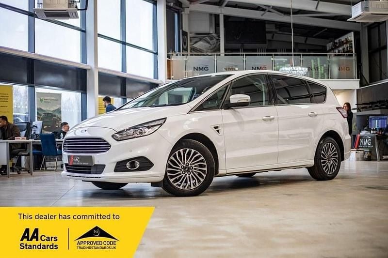 Usado Ford S-MAX Titanium 150 HP (110 kW) 2019 Branco Monovolume