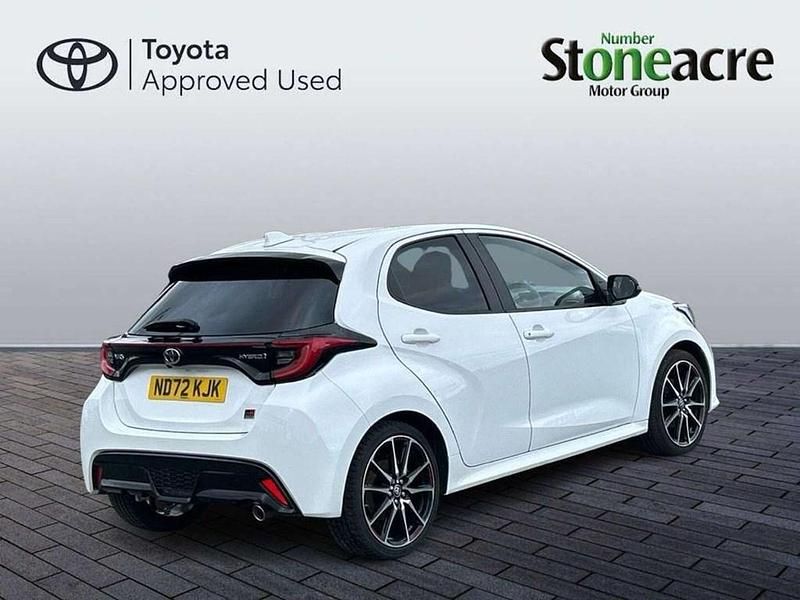 Used Toyota Yaris Hybrid Sport 116 HP (85 kW) 2023 White Hatchback