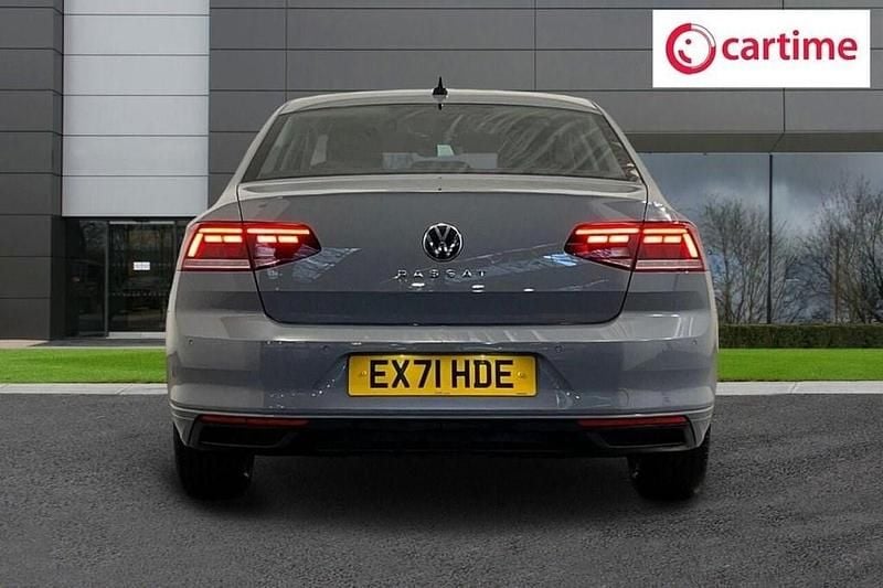 Used VW Passat SE 150 HP (110 kW) 2021 Grey Sedan