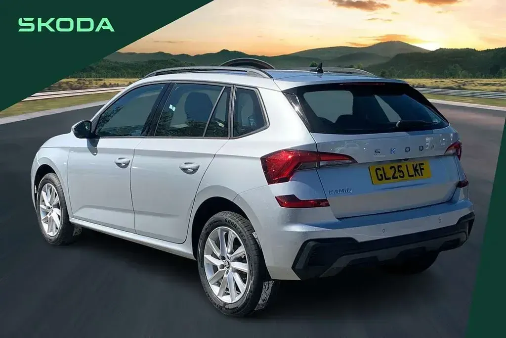 Usado Skoda Kamiq SE 113 CV (83 kW) 2025 Plateado SUV
