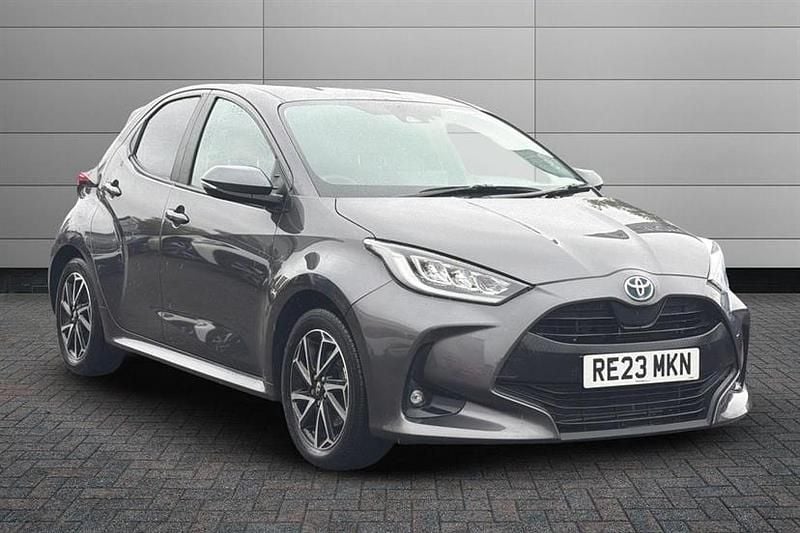 Decuma grey Used 2023 Toyota Yaris Hybrid Design Hatchback | £16,501 (Fair price) - Image 1/4