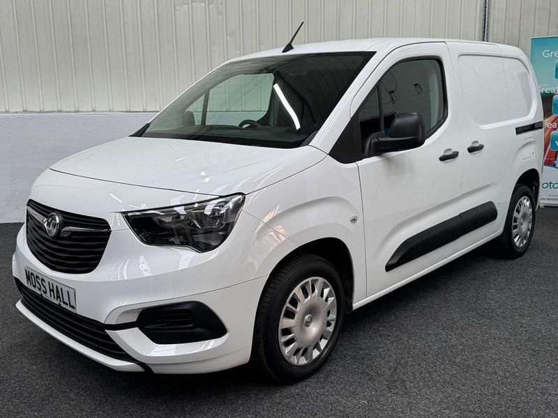 Used Vauxhall Combo Sportive 100 HP (73 kW) 2020 White MPV