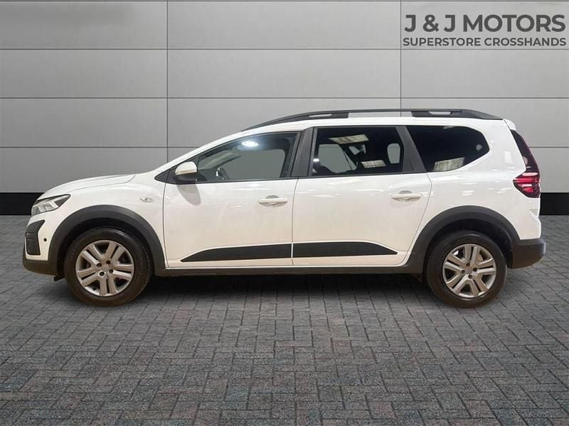 Used Dacia Jogger Expression 110 HP (80 kW) 2023 White MPV