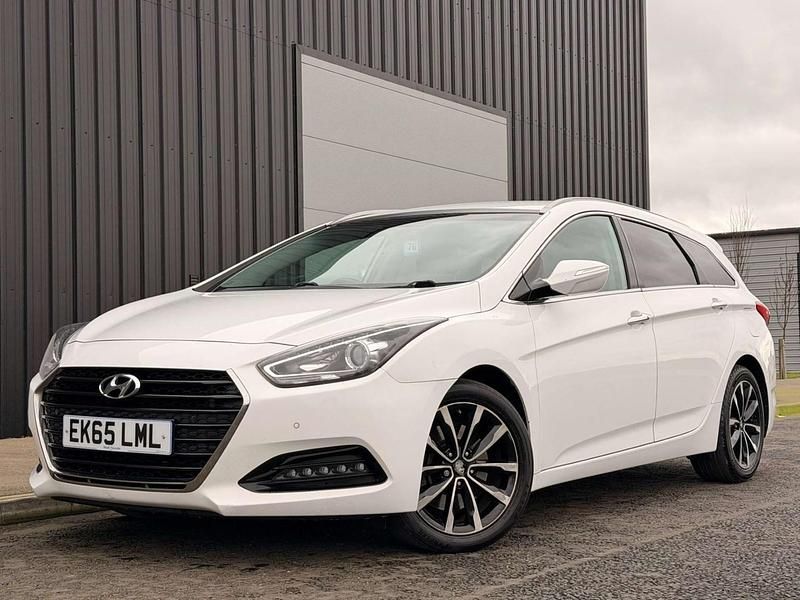 Used Hyundai i40 SE 141 HP (103 kW) 2015 White Estate