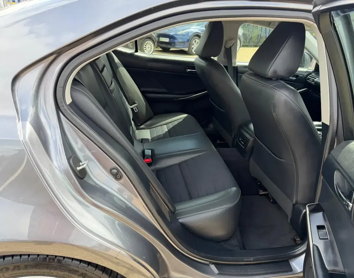 Used Lexus IS300h Luxury Line 2014 Grey Sedan