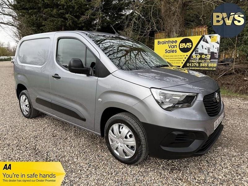 Used Vauxhall Combo 100 HP (73 kW) 2021 Grey MPV