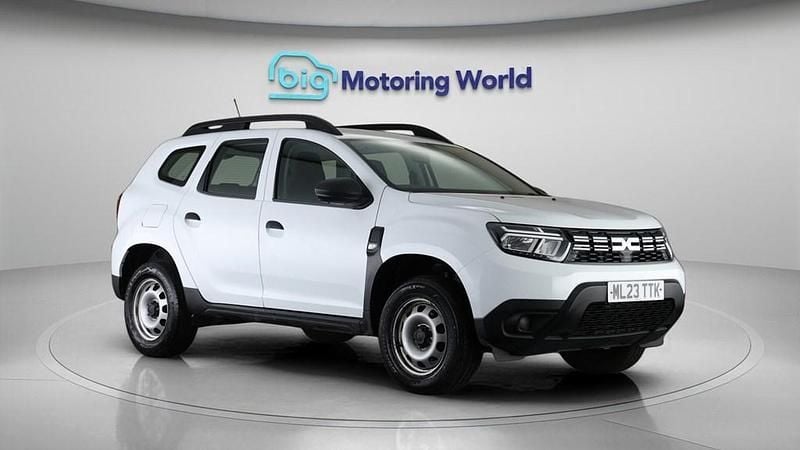 Used Dacia Duster Essentiel 90 HP (66 kW) 2023 White SUV