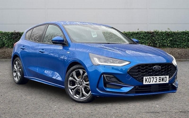 Used 2025 Ford Focus ST-Line Hatchback | £17,256 (Super price) - Image 1/4