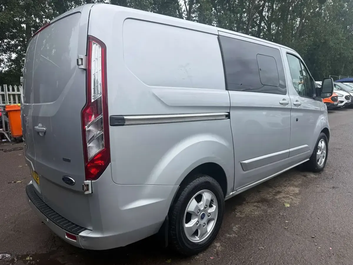 Used Ford Transit Custom Limited 130 HP (95 kW) 2018 Silver Van