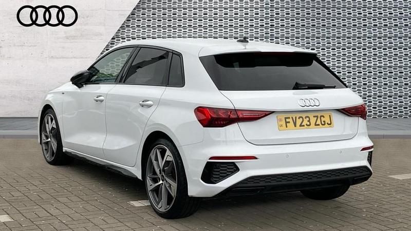 Used Audi A3 Comfort 150 HP (110 kW) 2023 White Sedan