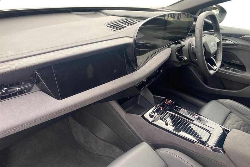 Used Audi A6 e-tron Comfort 314 kW (428 HP) 2025 Daytona grey Estate