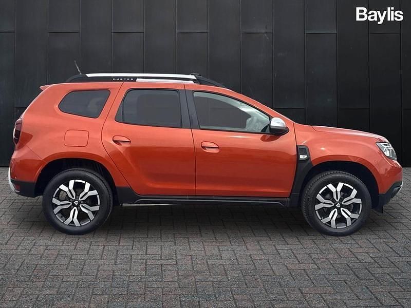 Used Dacia Duster Prestige 100 HP (73 kW) 2022 Orange SUV