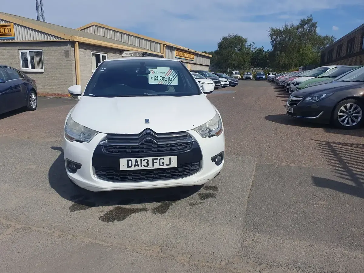 Used Citroën DS4 2013 White Hatchback