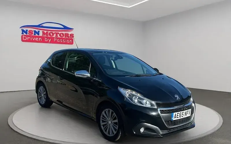 Used Peugeot 208 Allure 75 HP (55 kW) 2015 Hatchback