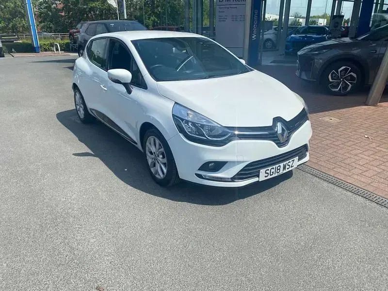 Used Renault Clio Dynamique 75 HP (55 kW) 2018 White Hatchback