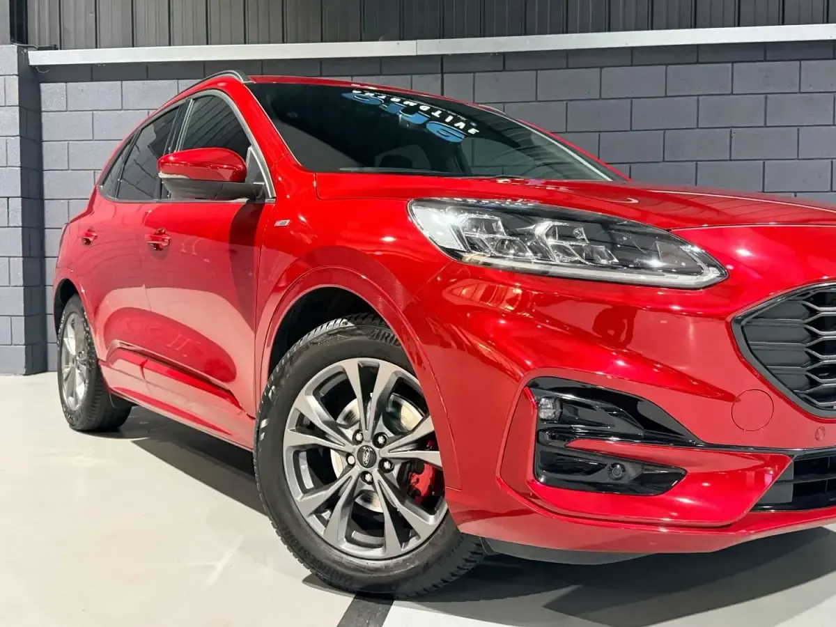 Second-hand Ford Kuga ST-Line 120 CP (88 kW) 2021 Roșu SUV