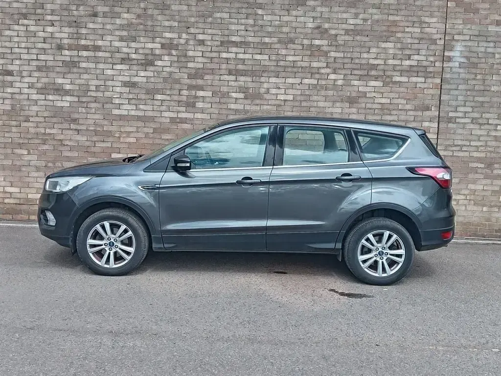 Używany Ford Kuga Zetec 120 KM (88 kW) 2019 Szary SUV