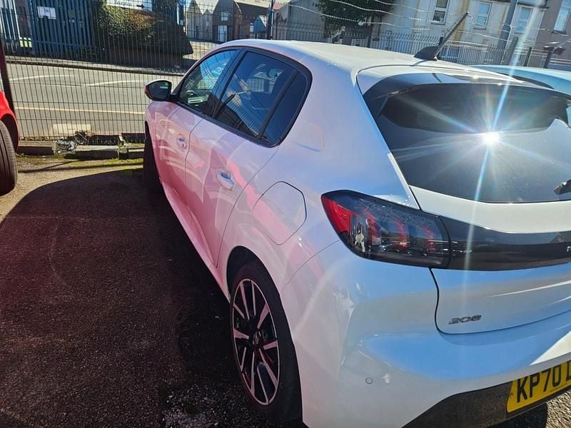 Second-hand Peugeot 208 Allure 75 CP (55 kW) 2020 Alb Hatchback