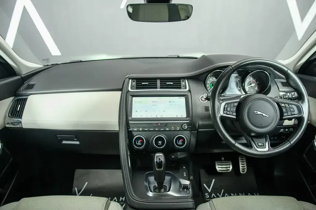 Used Jaguar E-Pace R-Dynamic 200 HP (147 kW) 2019 Black SUV