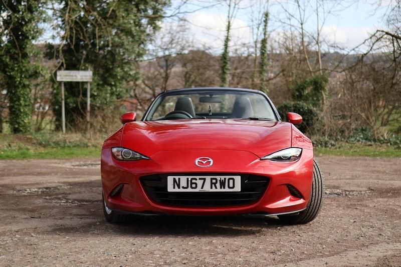 Used Mazda MX5 131 HP (96 kW) 2017 Red Cabriolet