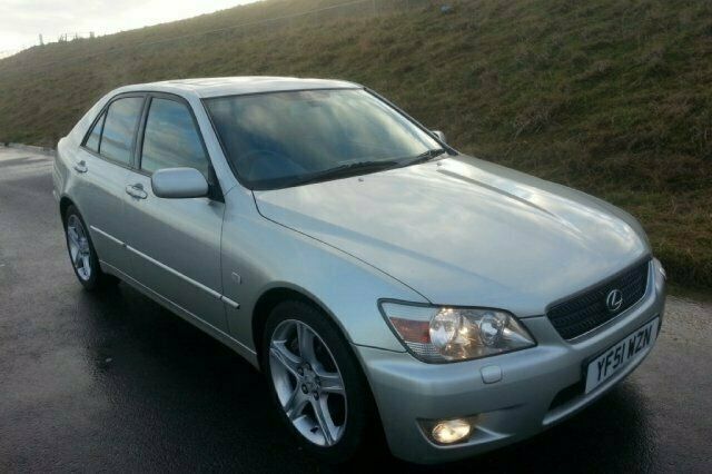 Used 2002 Lexus IS200 Sedan | £1,990 (Good price) - Image 1/4