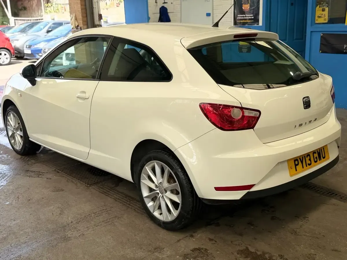 Used Seat Ibiza 85 HP (62 kW) 2013 White Hatchback