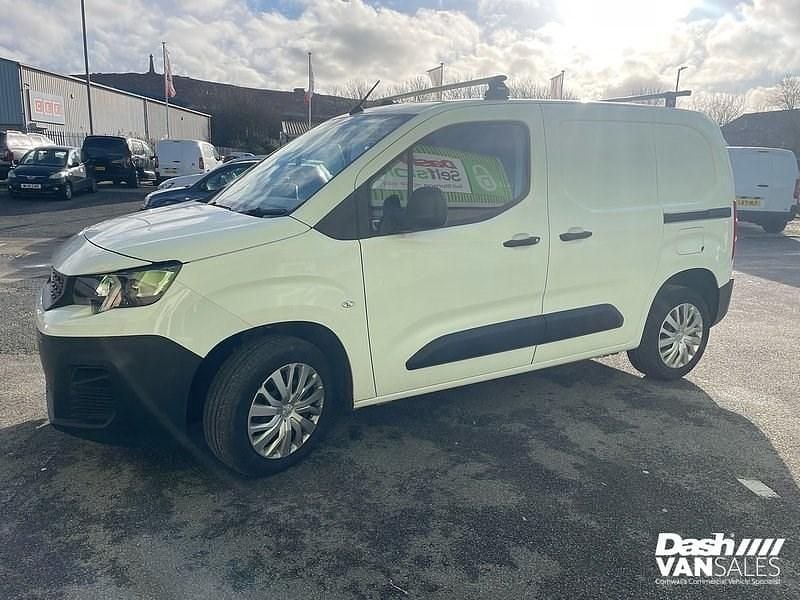 Used Peugeot Partner Premium 131 HP (96 kW) 2021 White MPV
